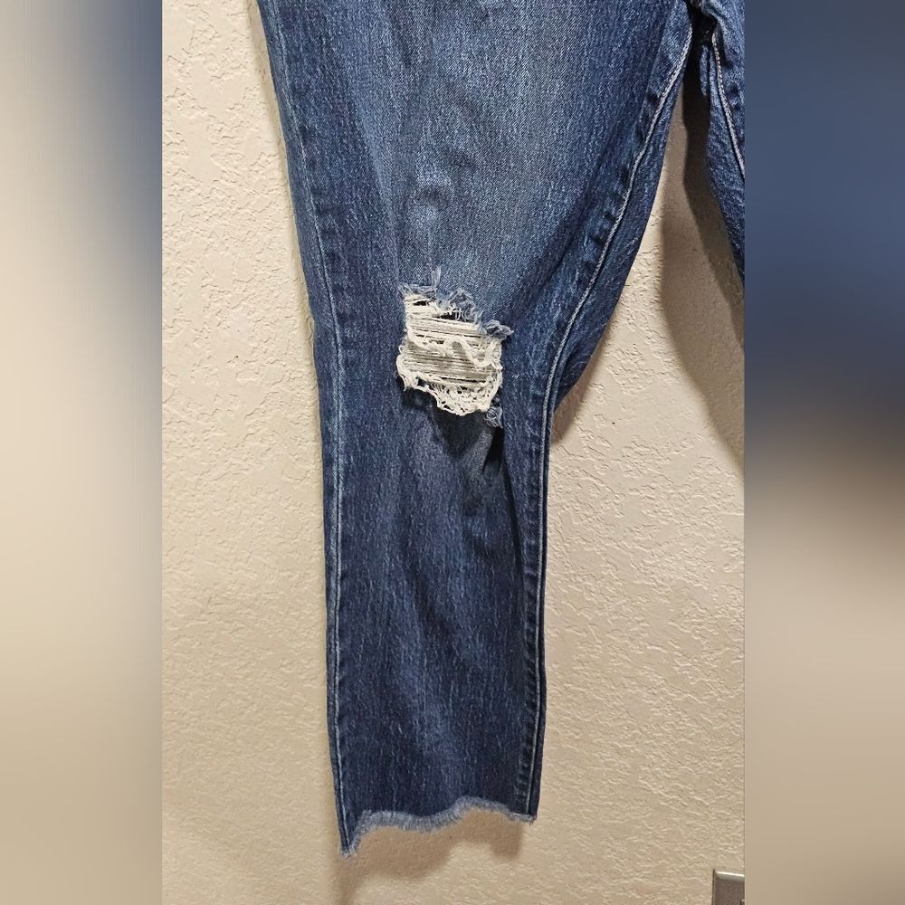 Torrid High Rise Straight Jean Size 18 R Distressed Denim - Picture 3 of 8